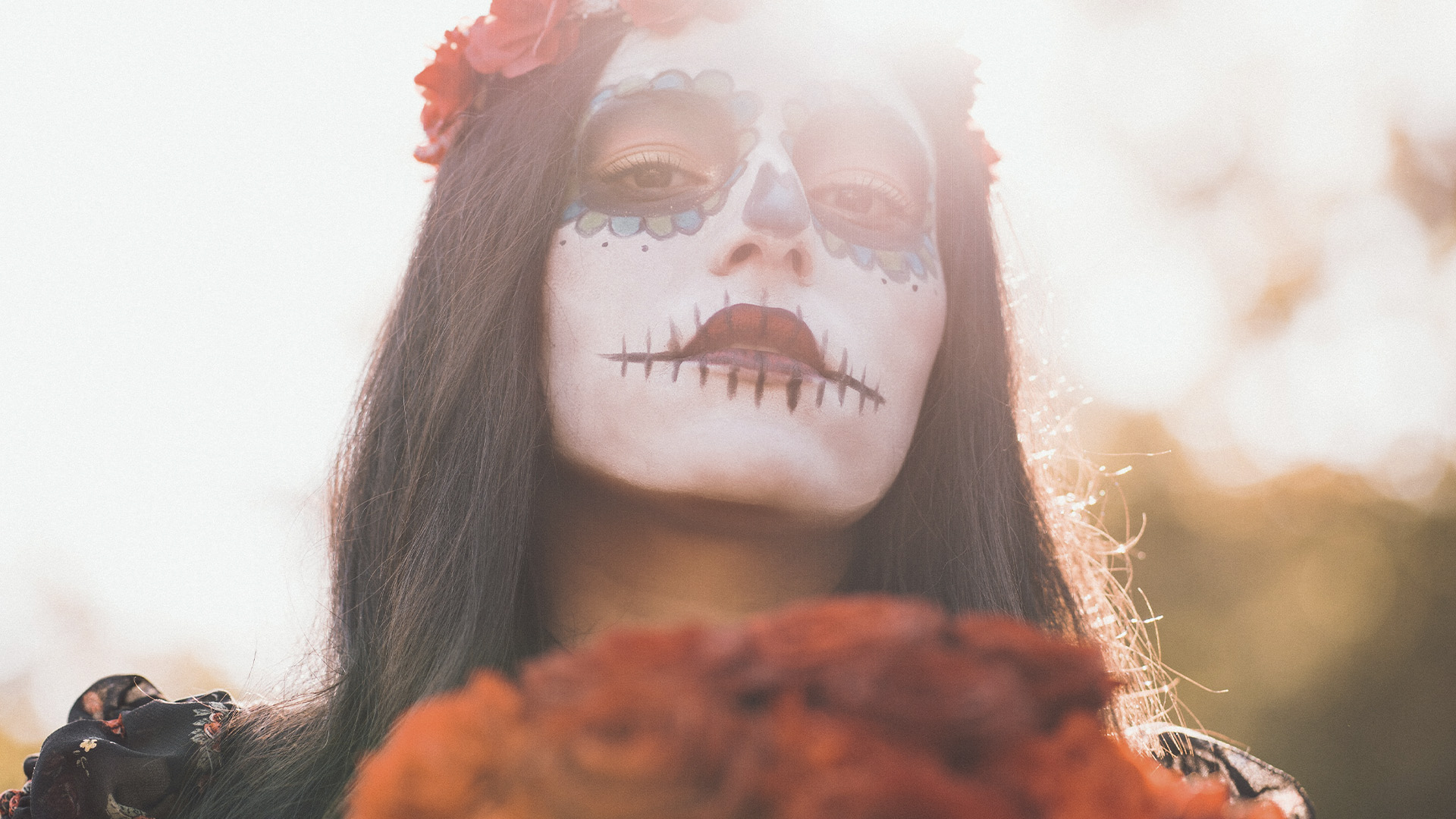 pige med halloween maling i hovedet